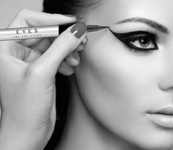 Makeup Tips for Sensitive Skin: Best Cosmetics for Dry Eyes